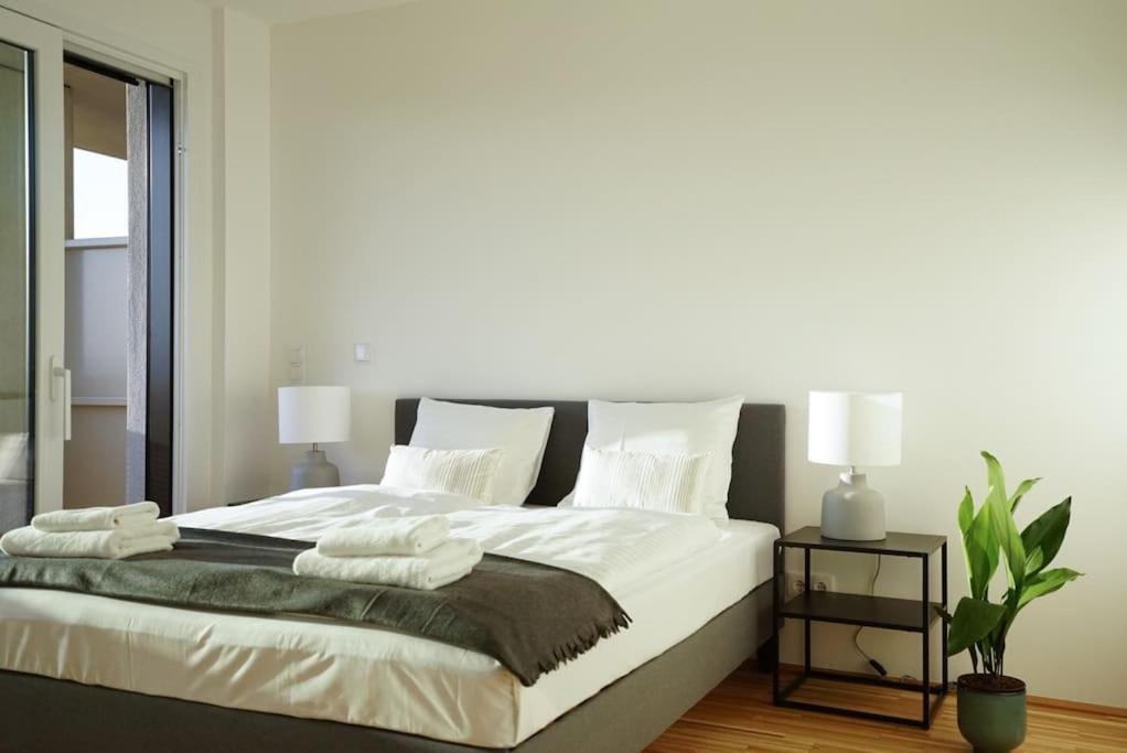 Oberlaa New Apartment - 15 Min To City Виена Екстериор снимка
